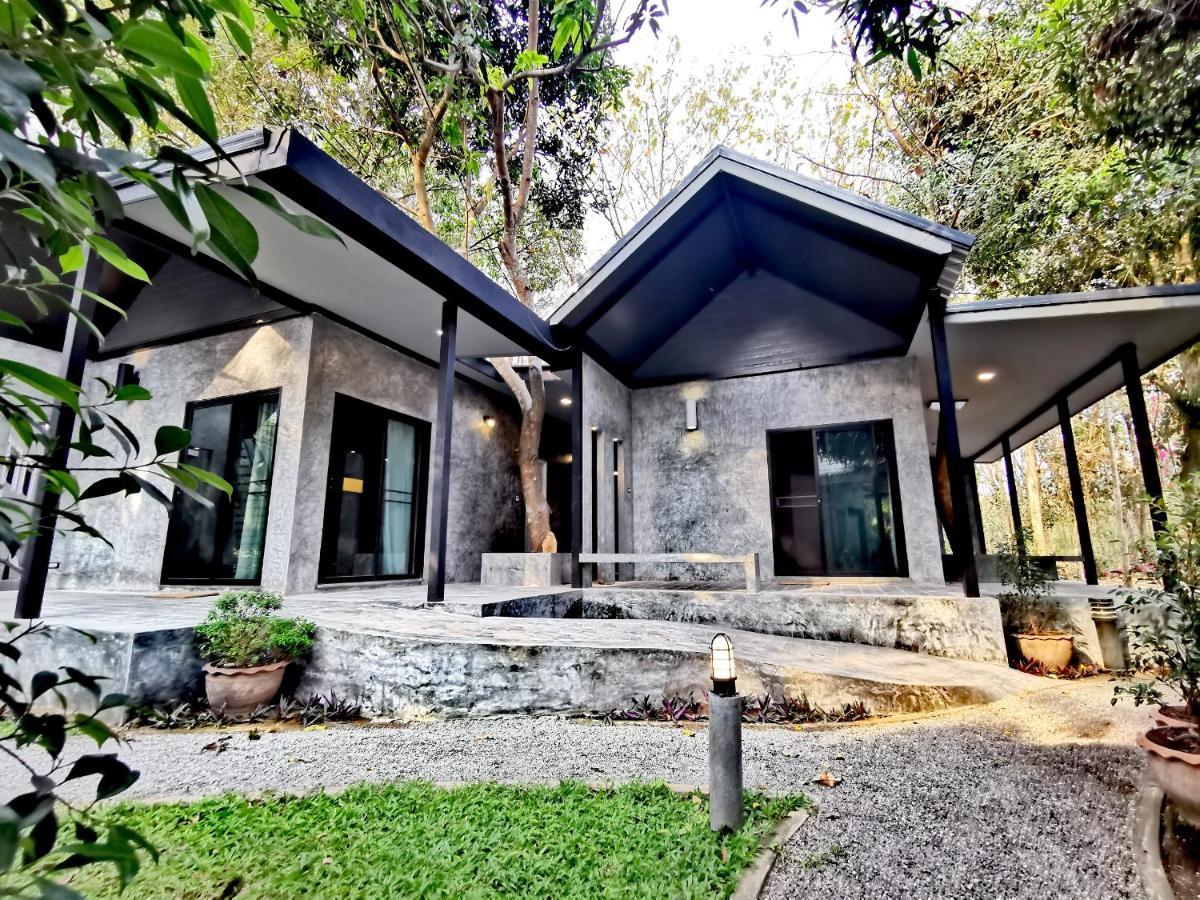 Baan Naratawan Bed & Breakfast Suan Phueng