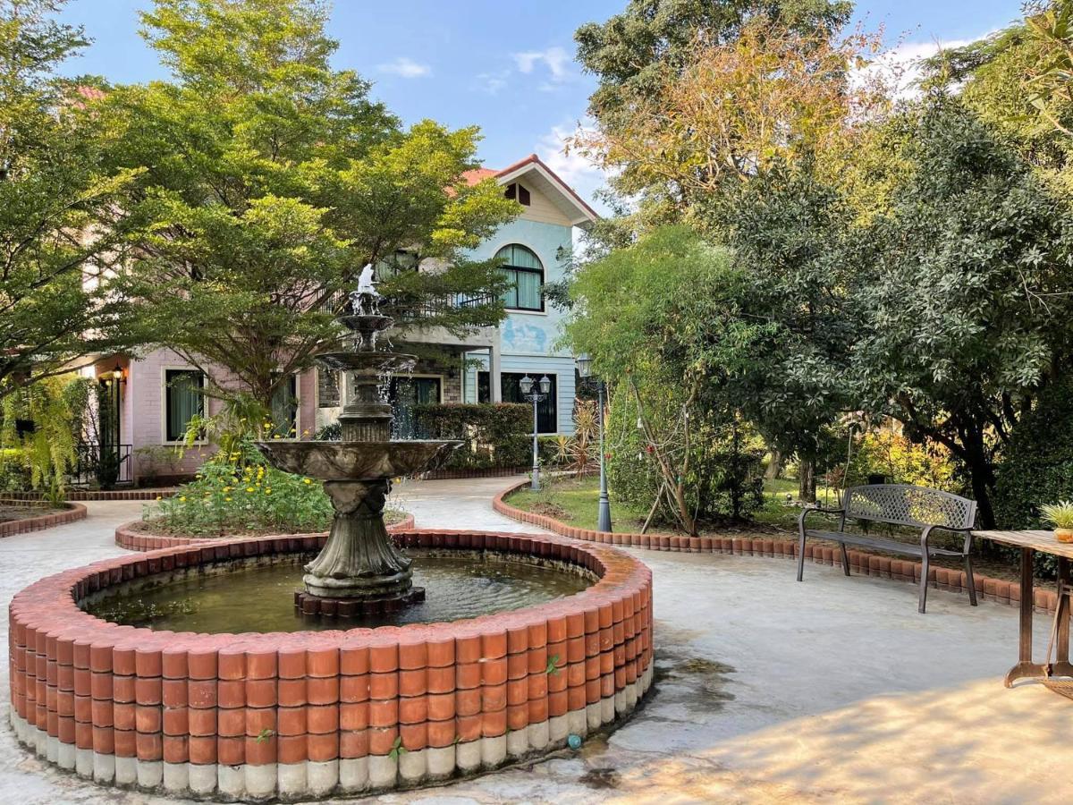 Resort The Harmony Suan Phueng