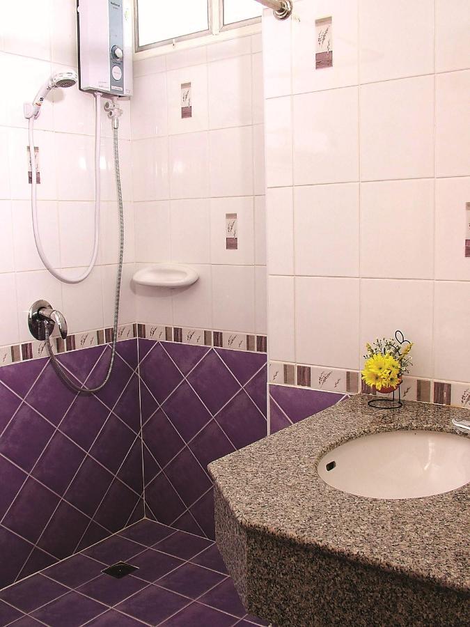 Hotel River 2*