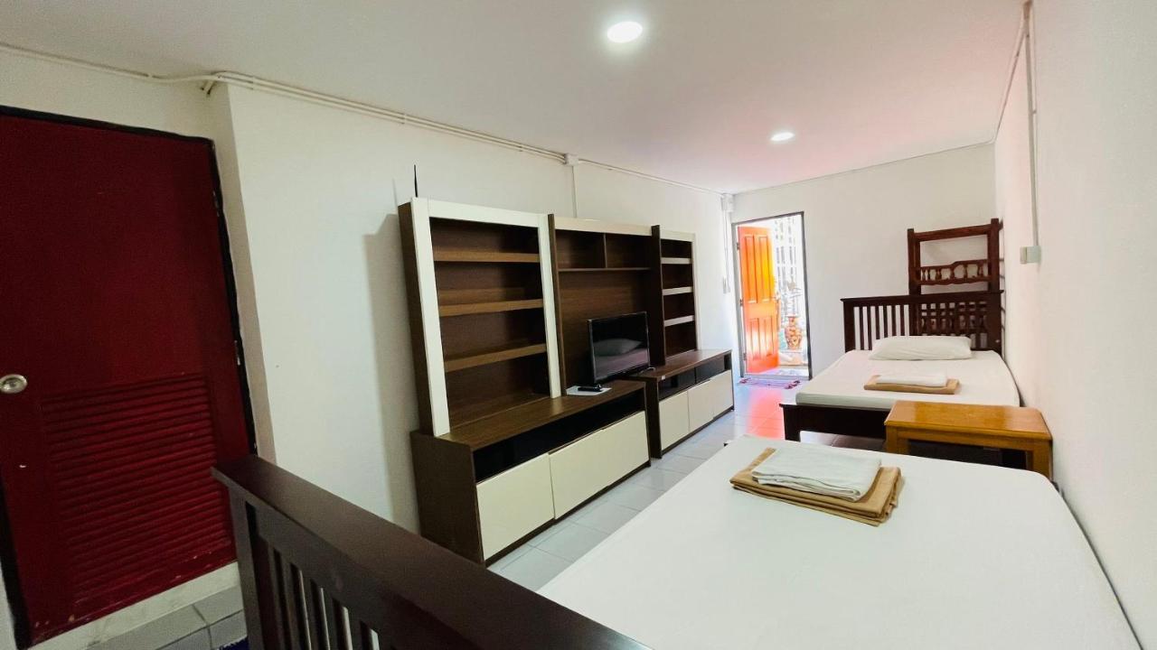 Super Hostel *