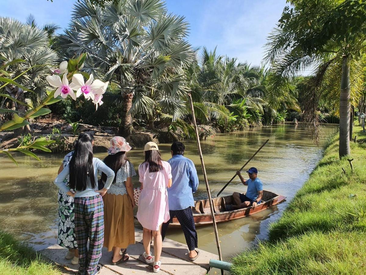 Baan Klong * Damnoen Saduak