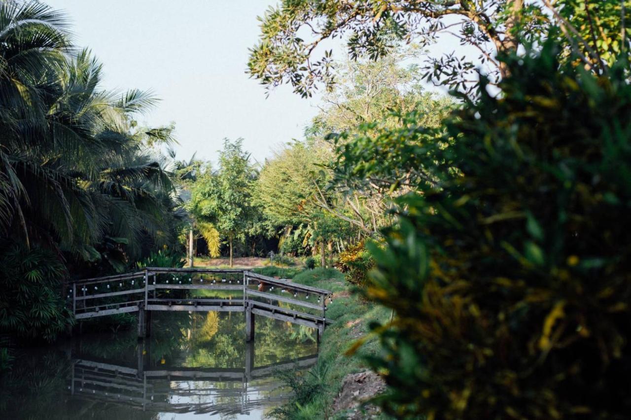 Baan Klong Damnoen Saduak