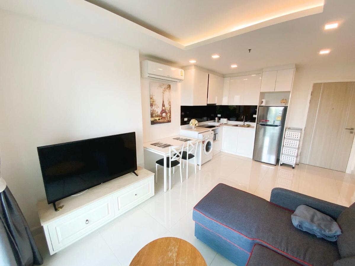 One Tower Seaview 66 *