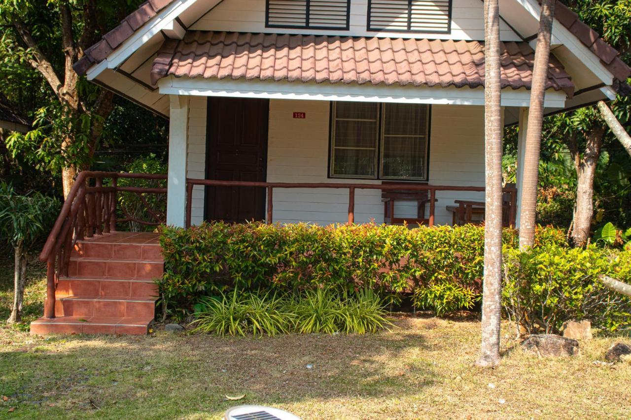 Lanta Village Hotel