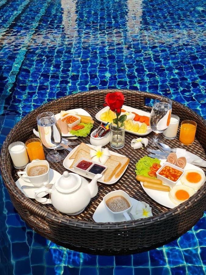 Resort Elegancy HHQ
