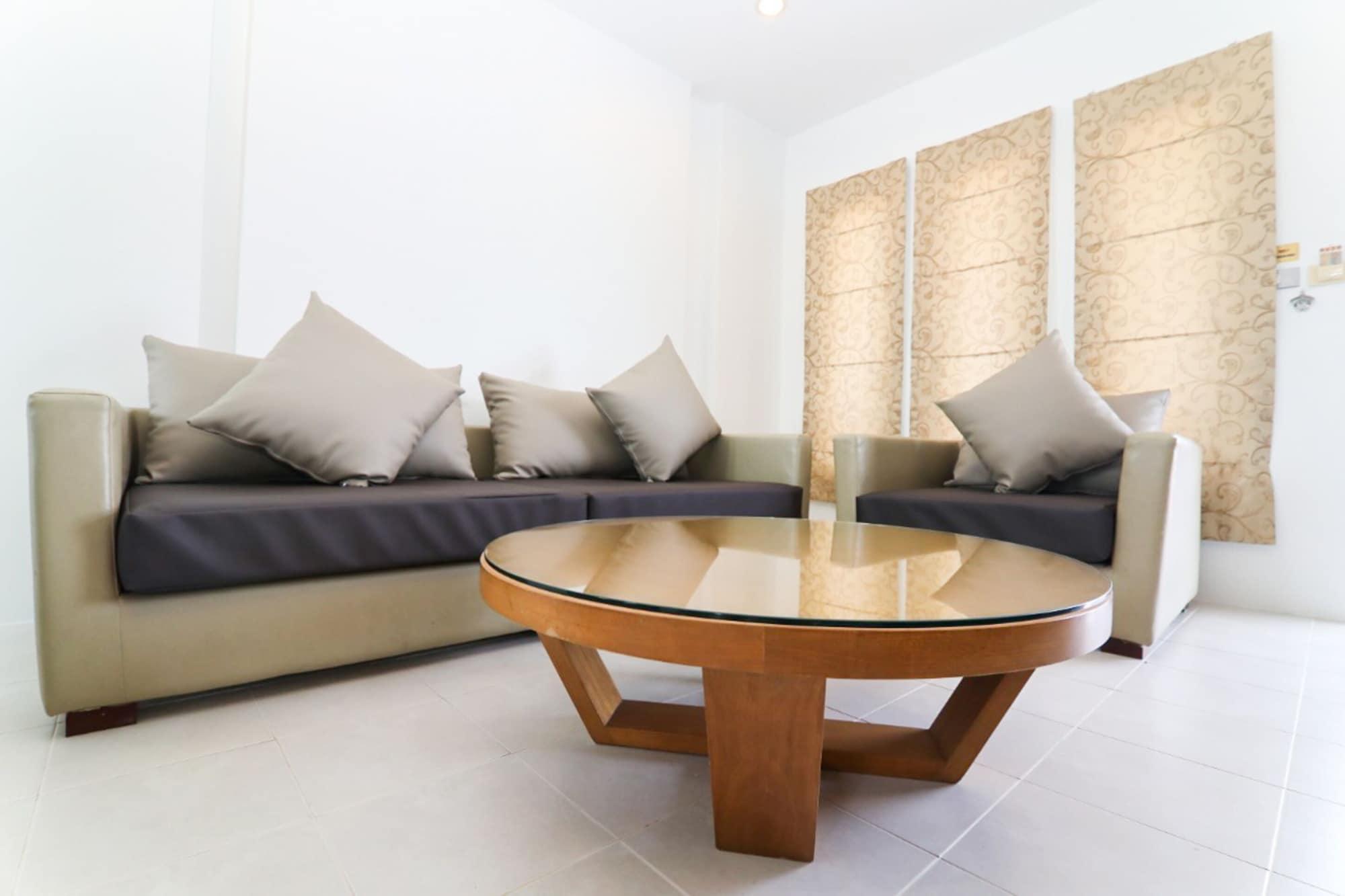 Hotel G House 3*