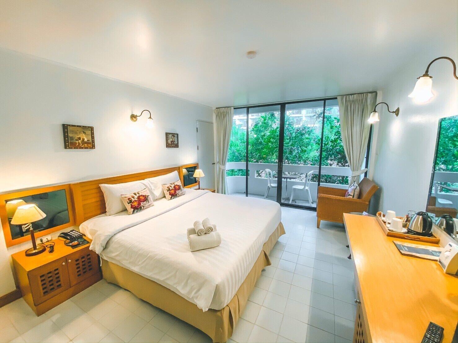 Hotel Nern Beachfront Hua Hin