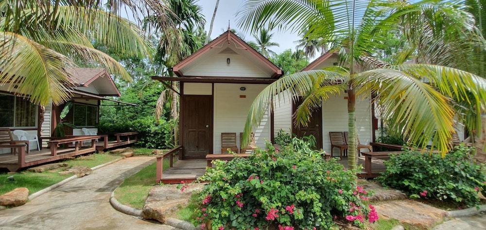 Isle Krabi-sha Resort Klong Muang Beach