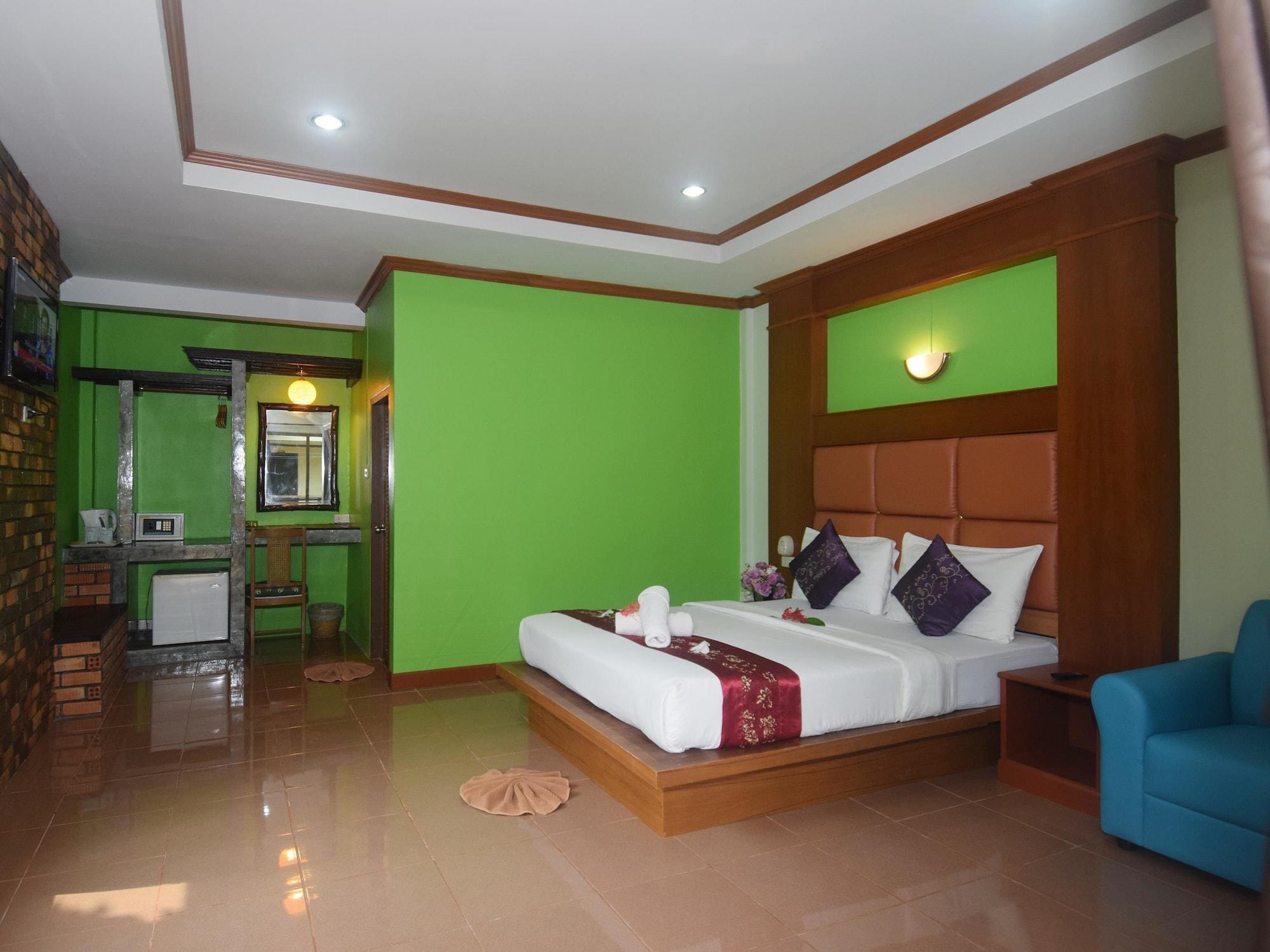 Lanta Riviera Resort 3*