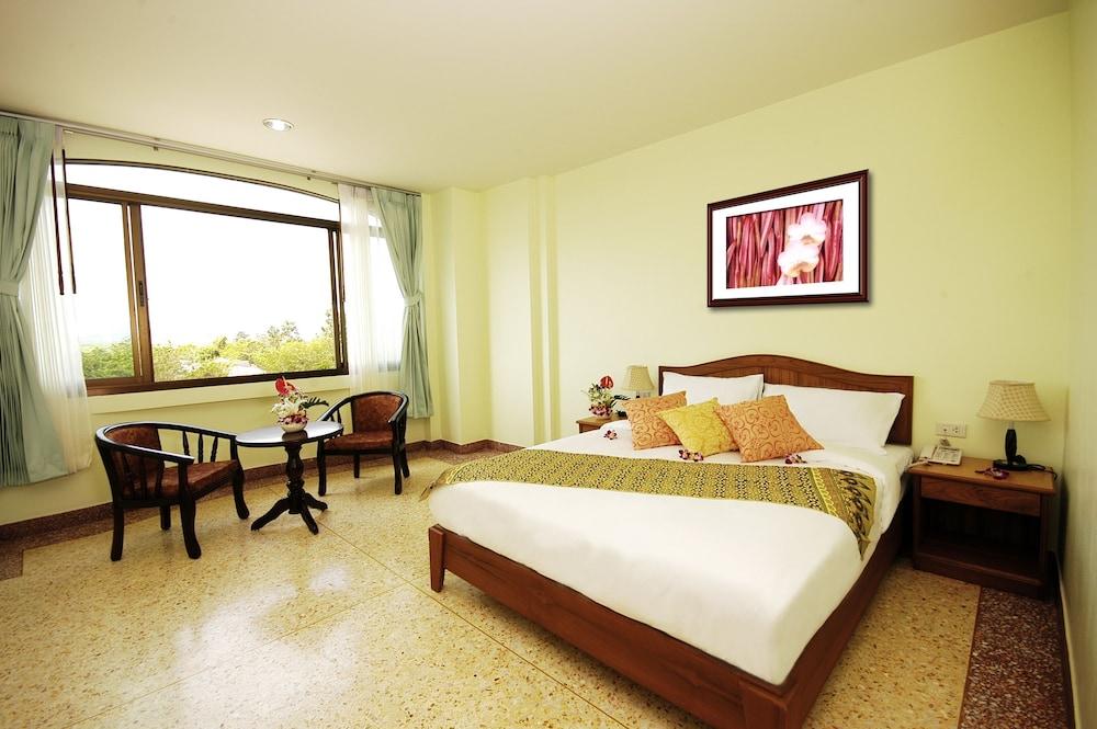 Phetpailin Hotel
