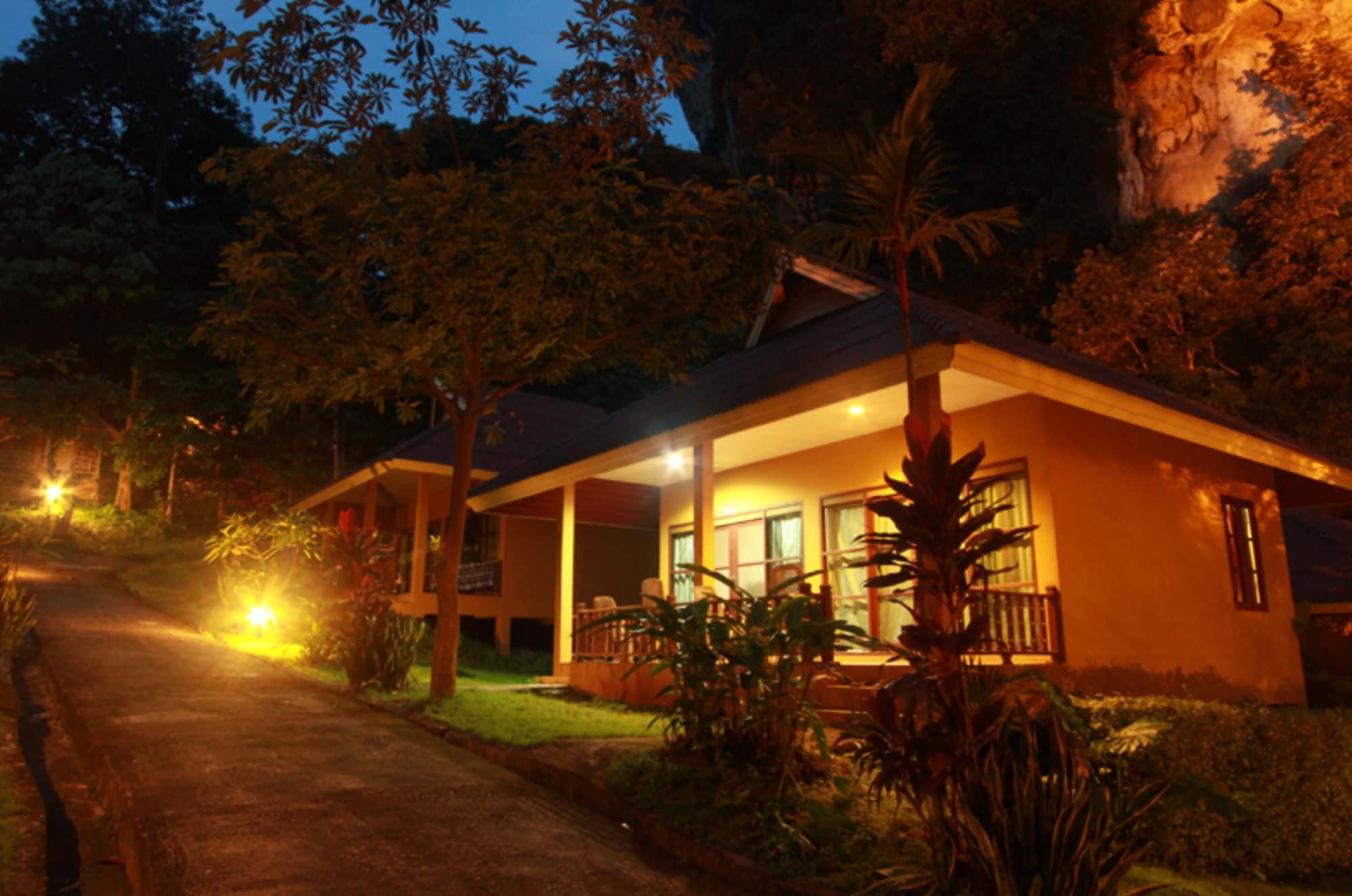 Resort Bay Tonsai Beach