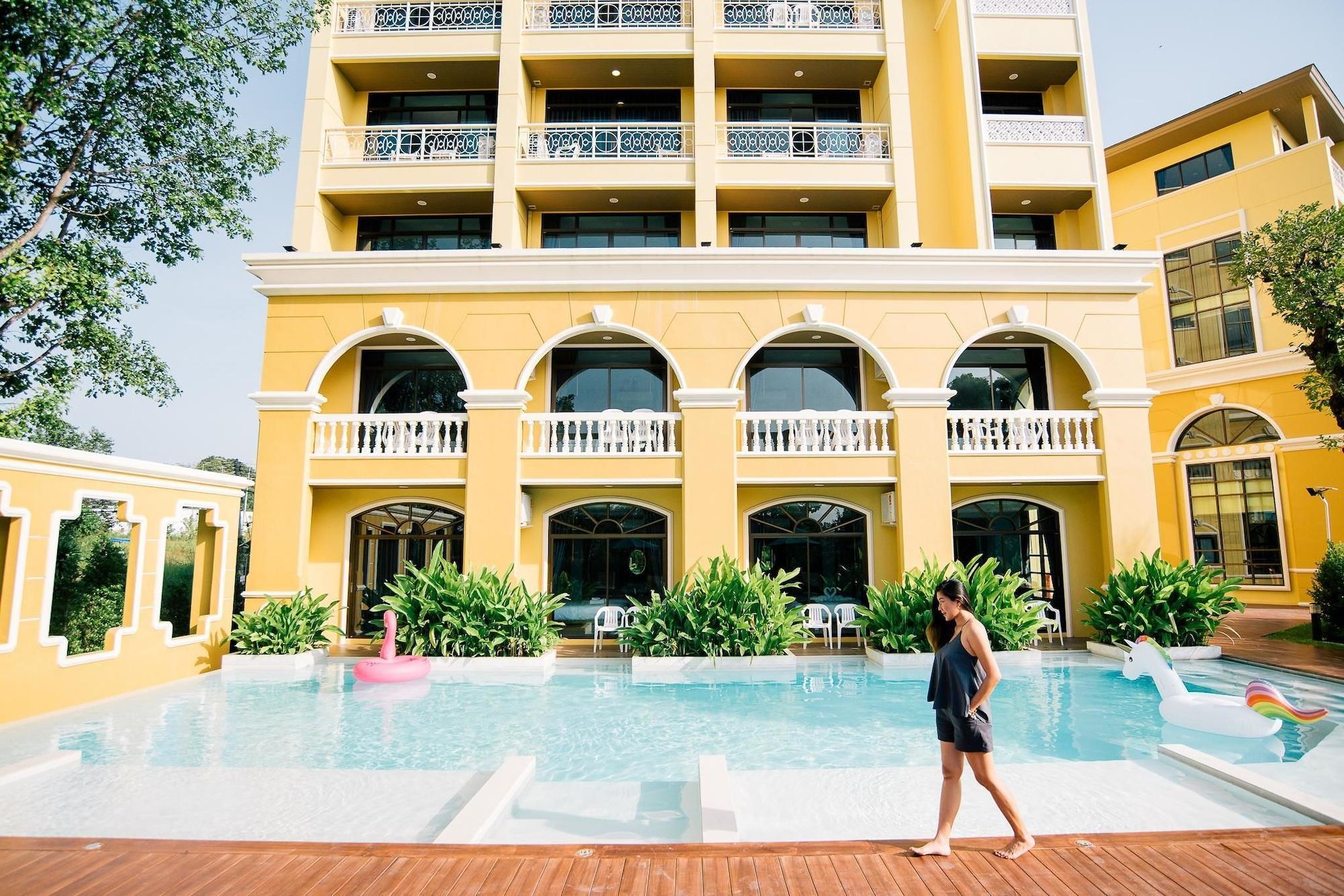 The Pineapple Hotel 4*