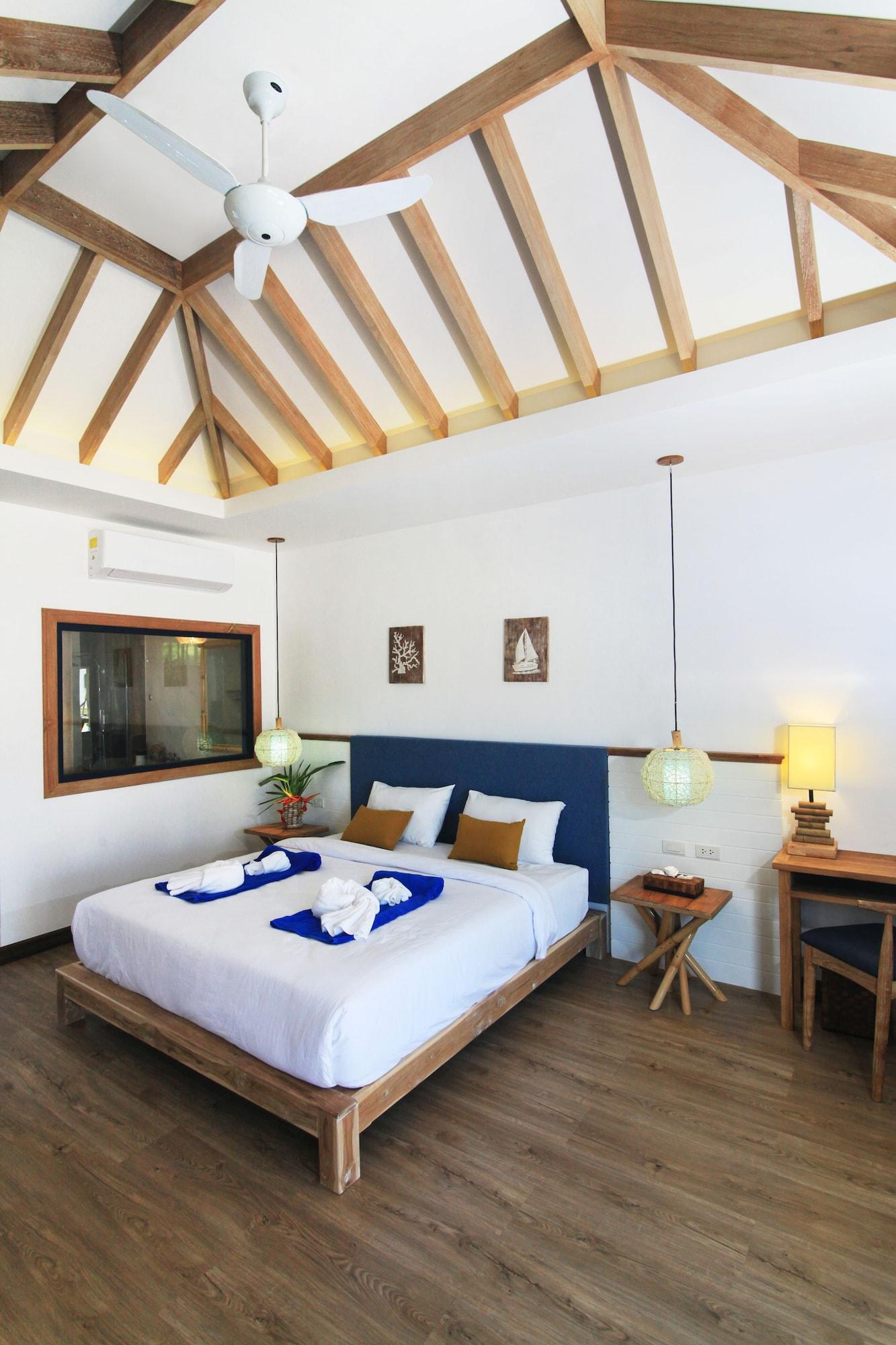 Lanta Casa Blanca Hotel 4*