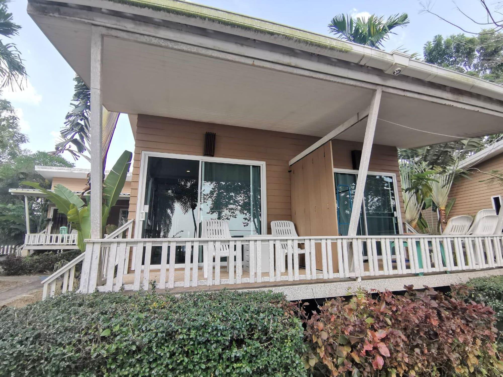 Hotel Cha-cha Krabi Beachfront