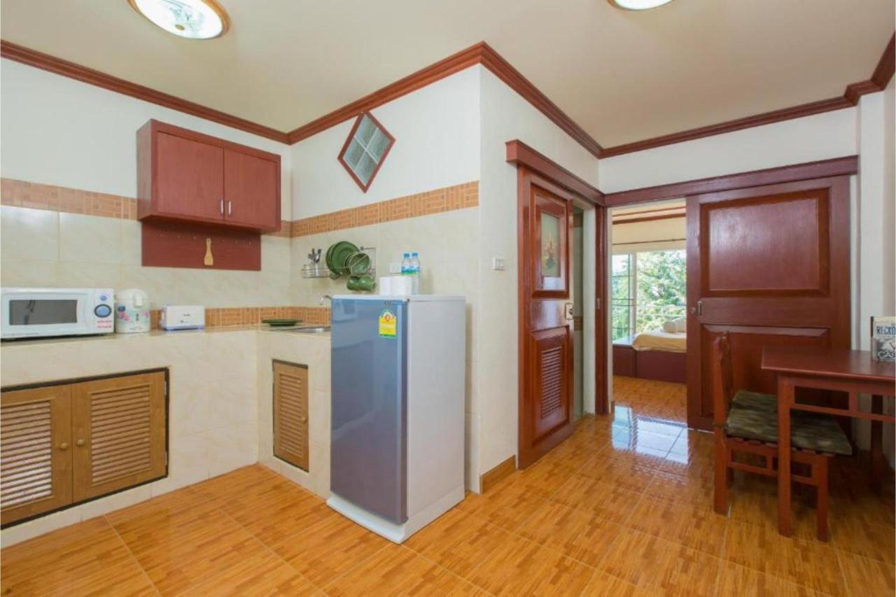 Rai Rom Yen Sha Apartment *