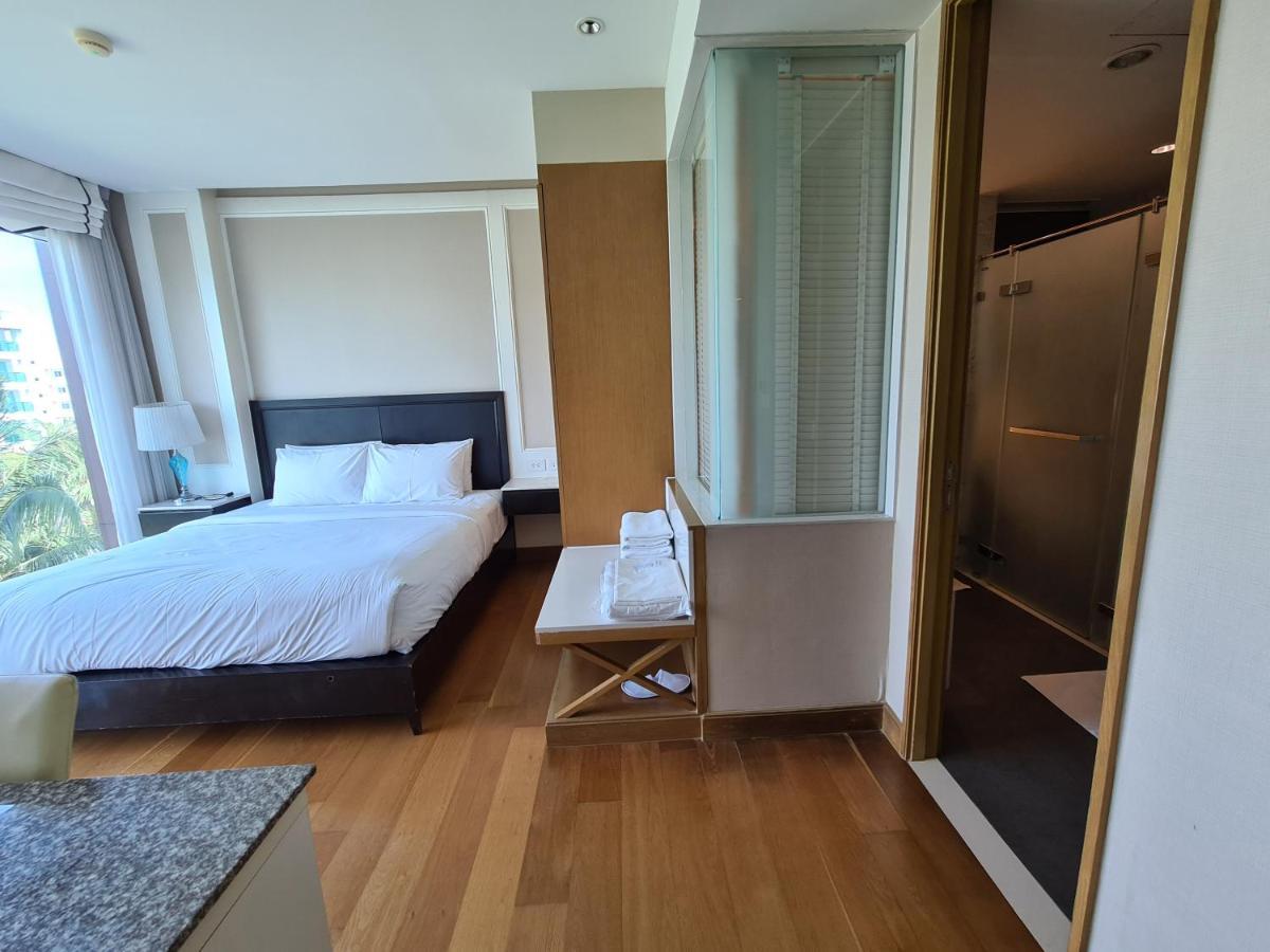 Amari Family Apartment