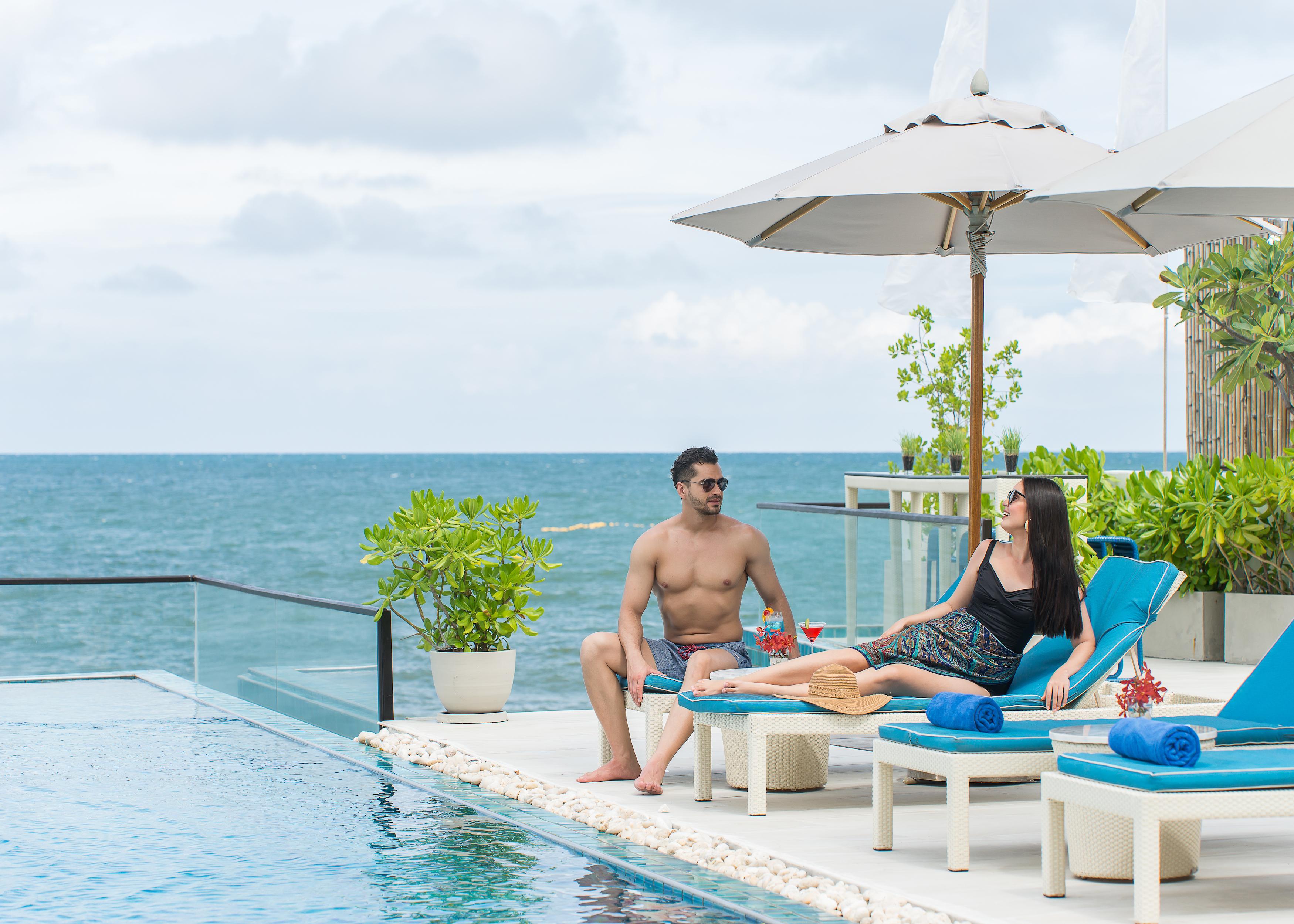 Resort The Rock Beachfront 4*