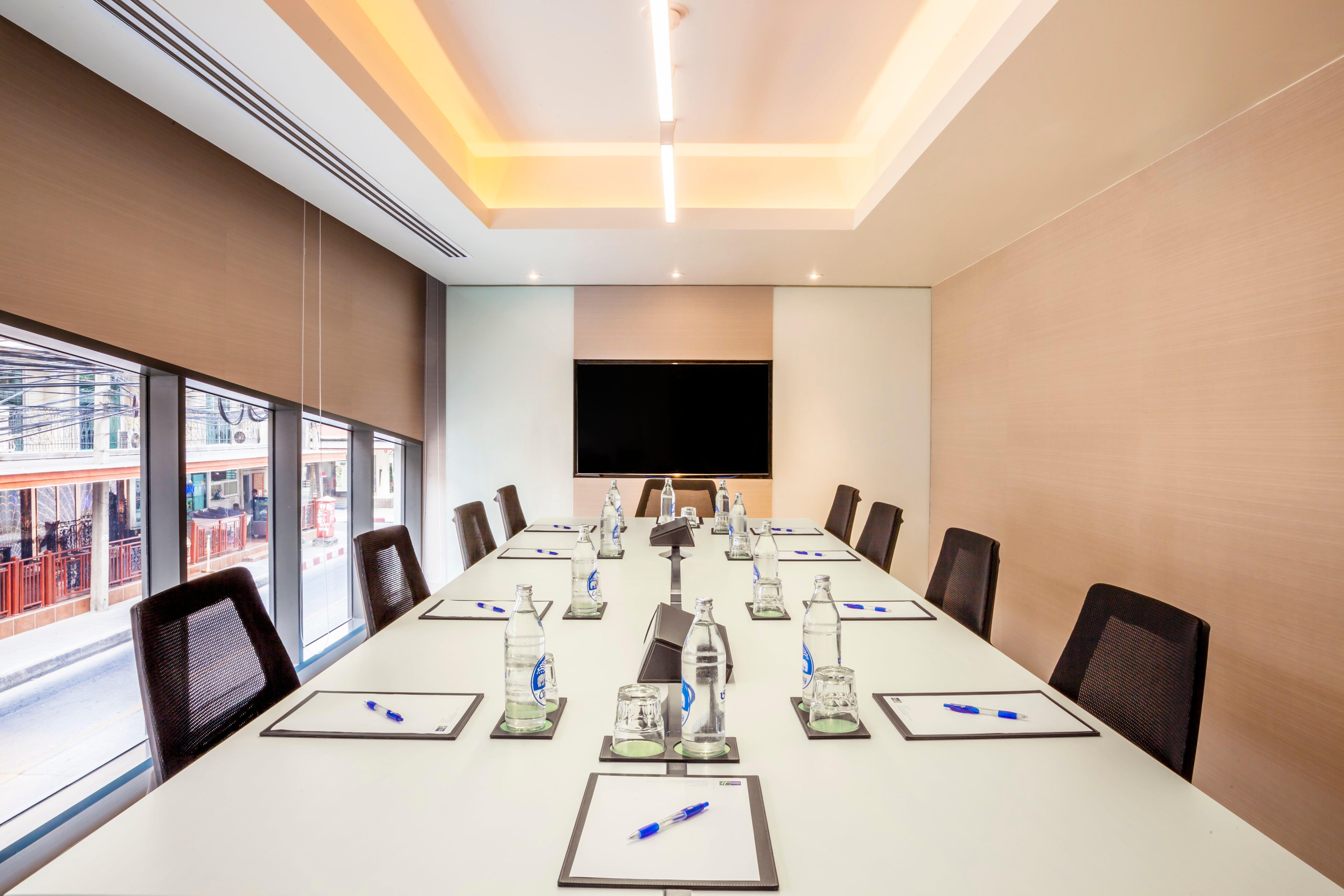 Express Sukhumvit 11 By Ihg Hotel Banguecoque