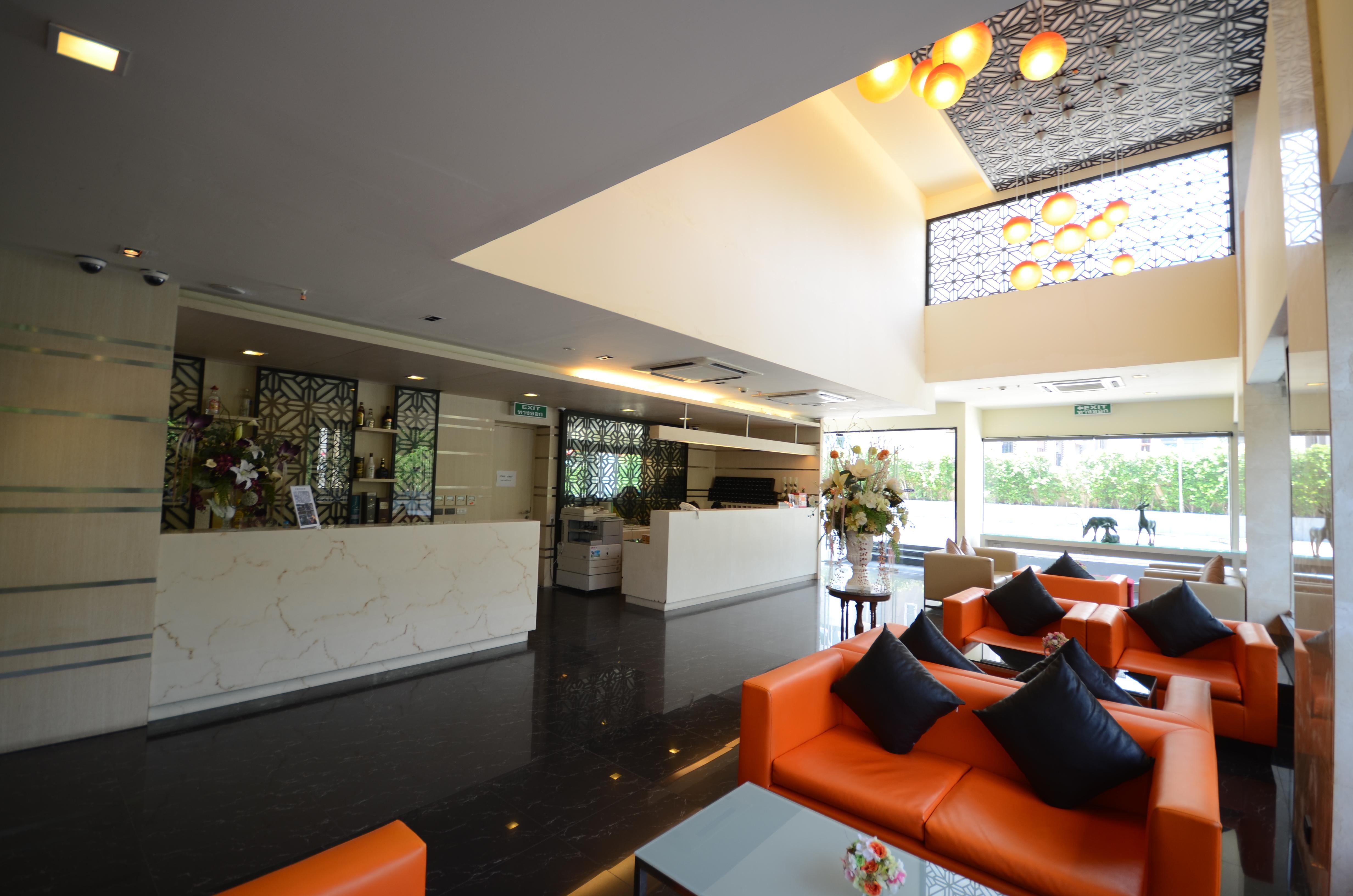 Hotel Solace At Srinakarin Banguecoque