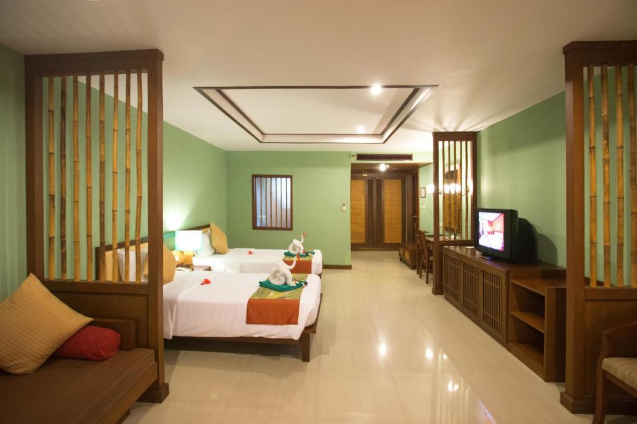 Lanta Resort 4*