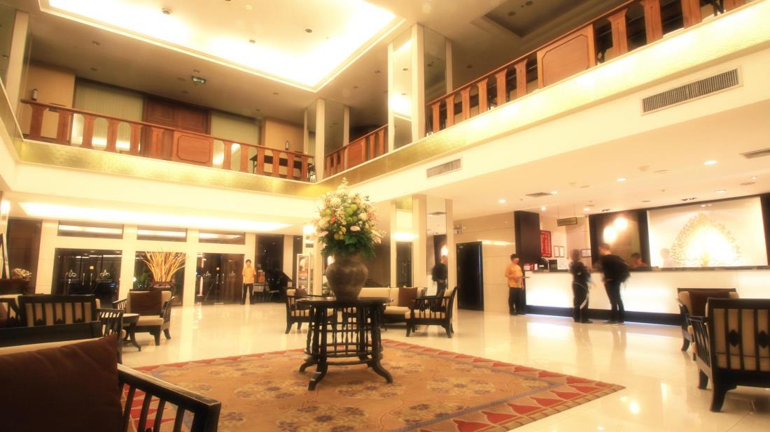 Amora Thapae Hotel 4*