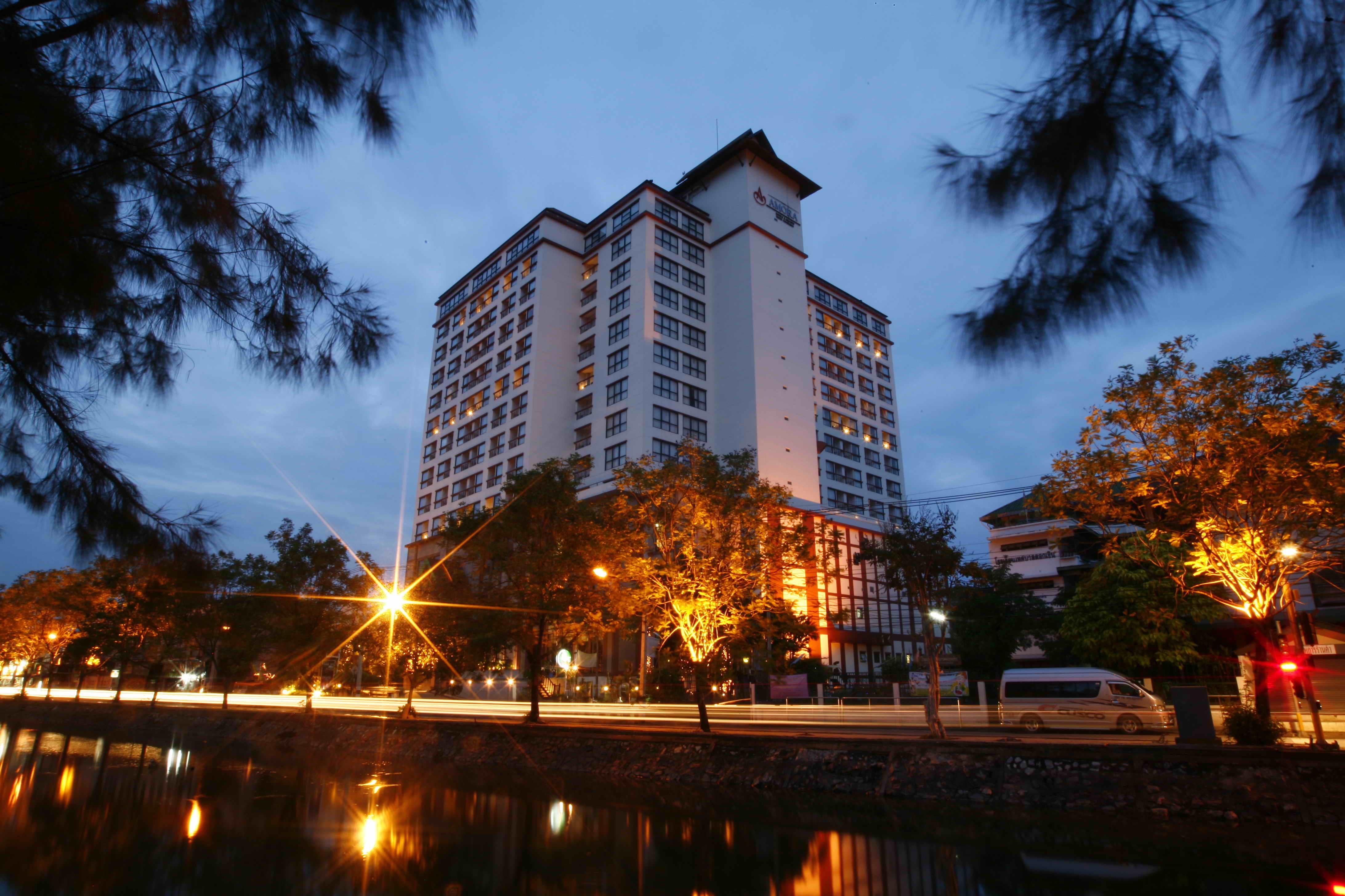 Hotel Amora Thapae 4*