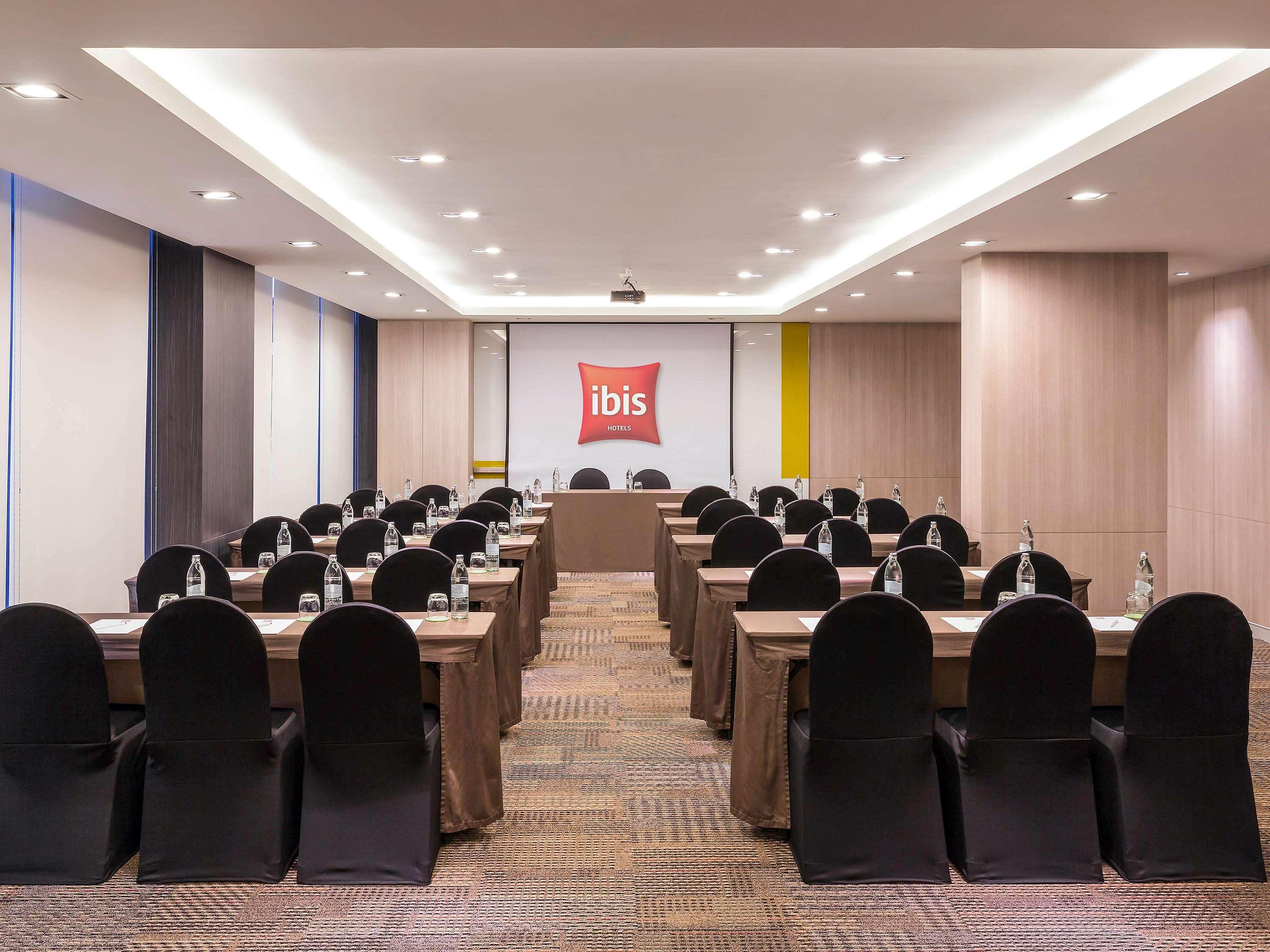 Ibis Hotel HHQ