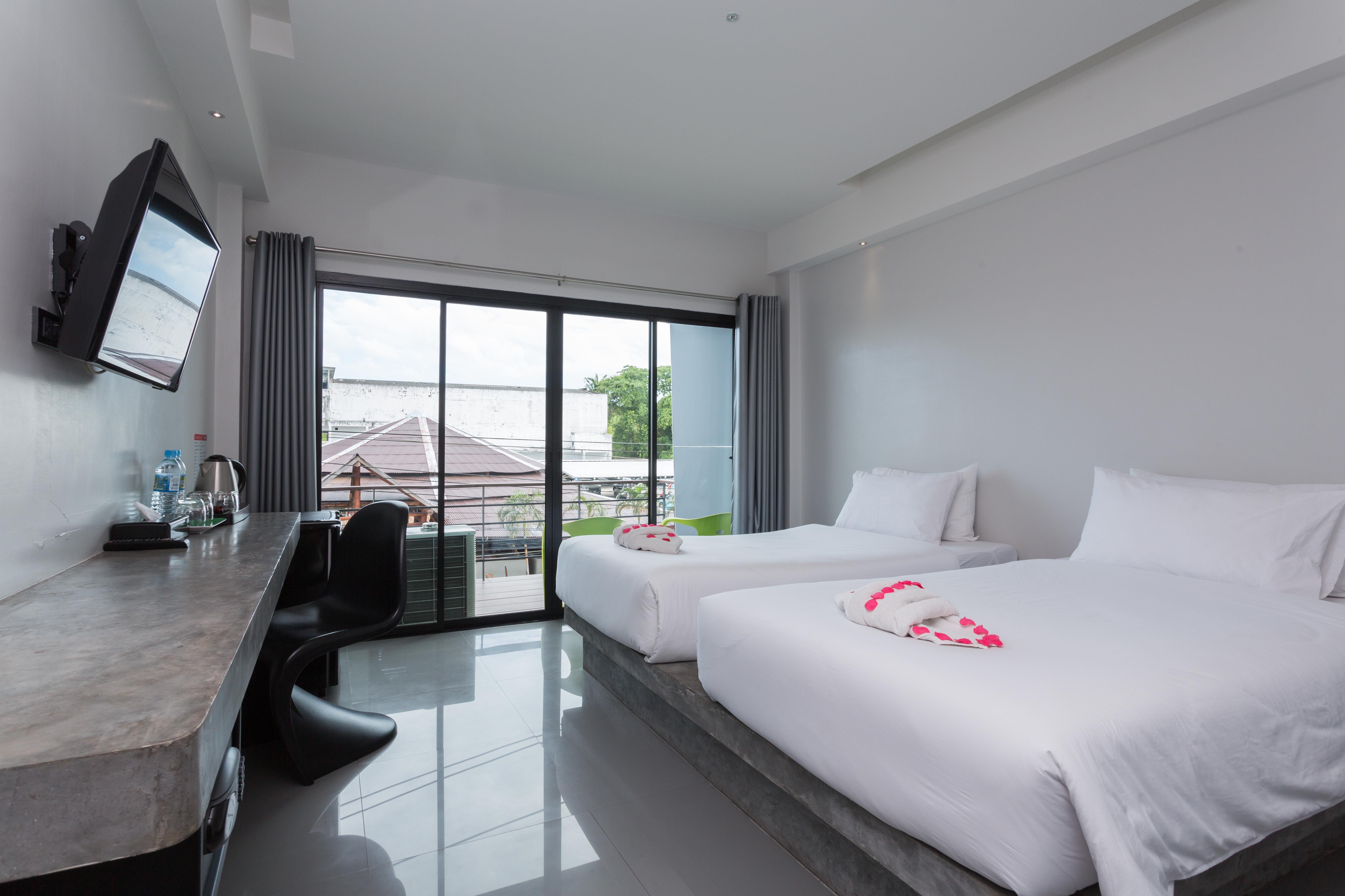 Riverside 3*