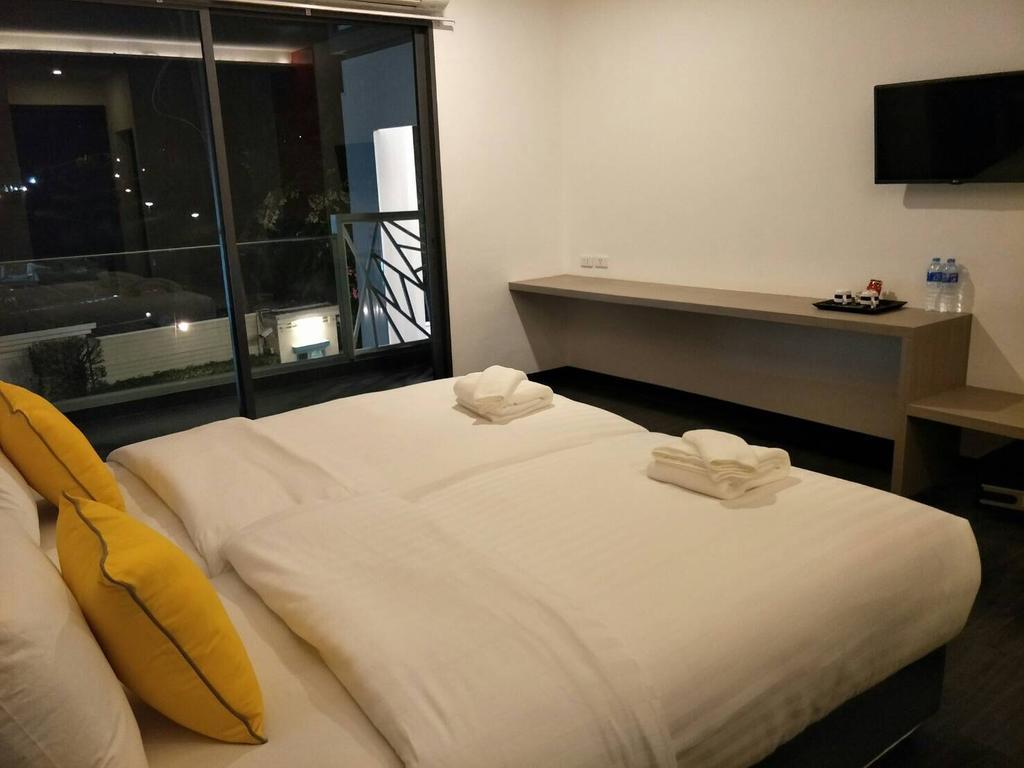 Wake Up Aonang Hotel 3*