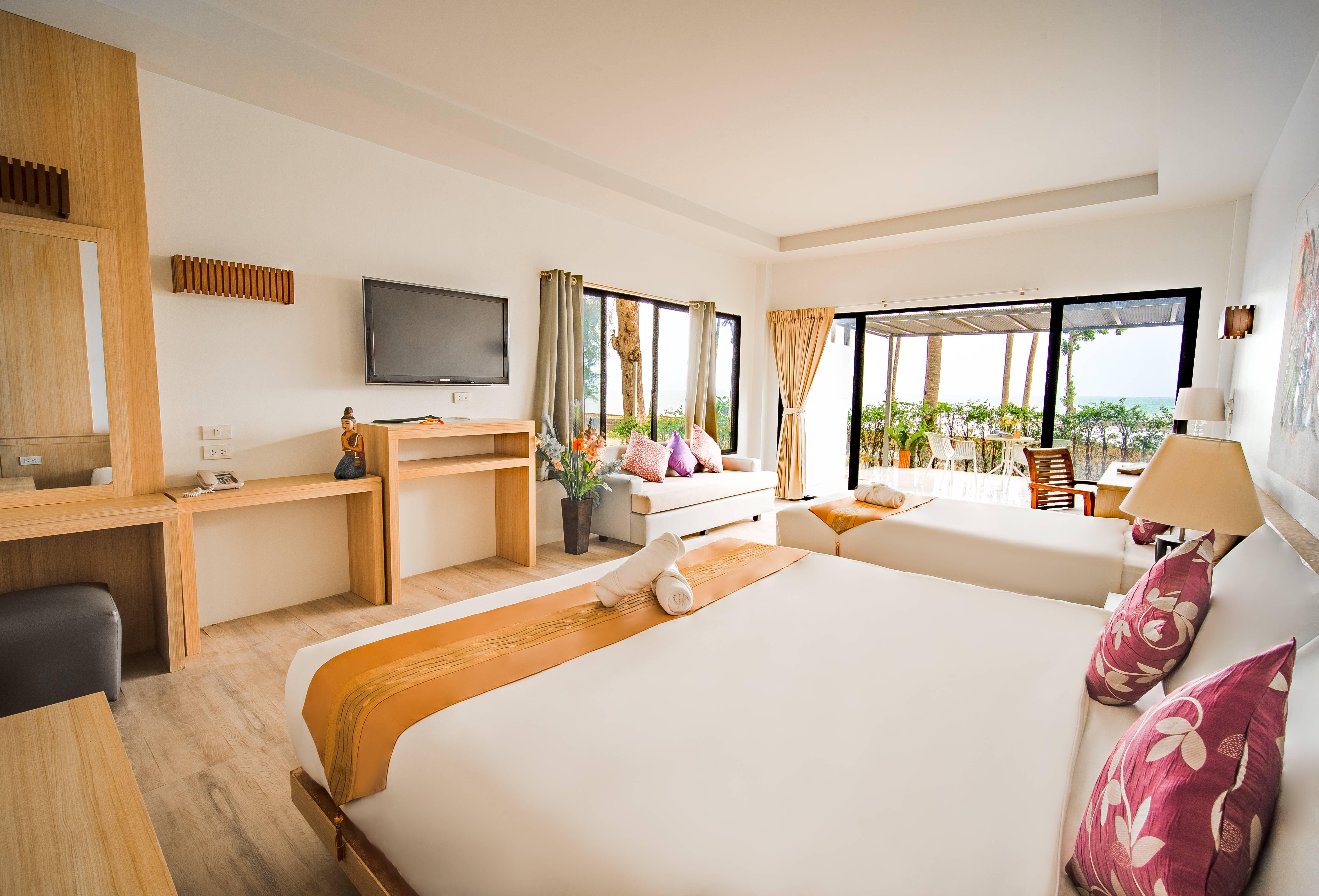 Hotel Cha-cha Krabi Beachfront 4*