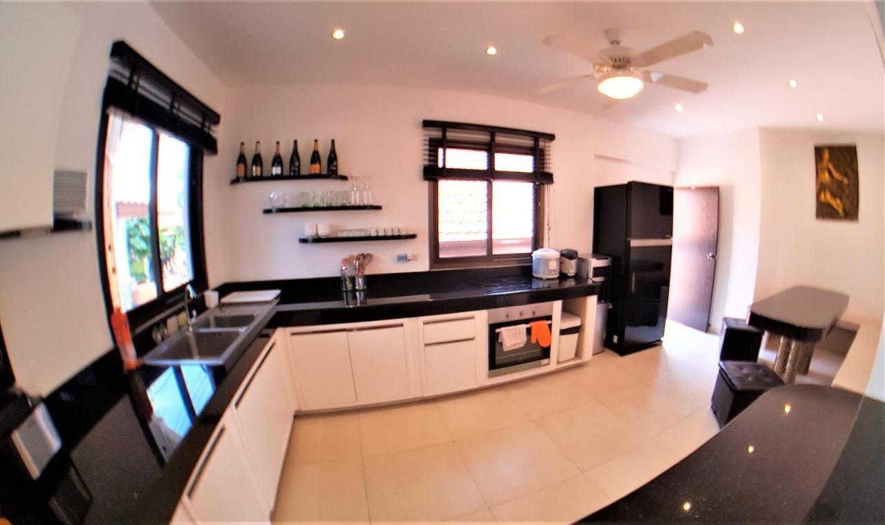 Villa Wowland Luxury Pool Walking Street 6 Bedrooms Pattaya
