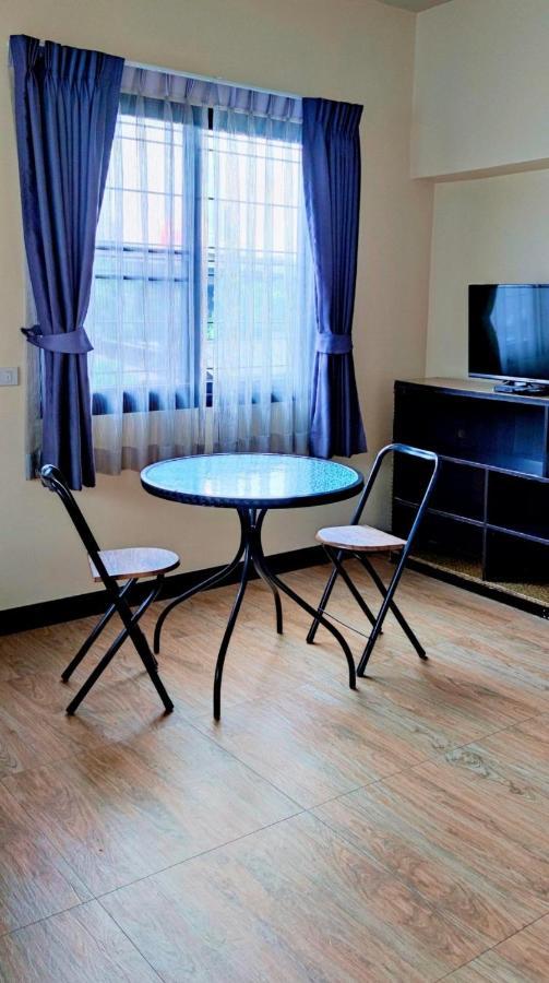 The Cube Sathorn Boutique Hotel: Modern Near Bts Surasak Bed & Breakfast Bangkok