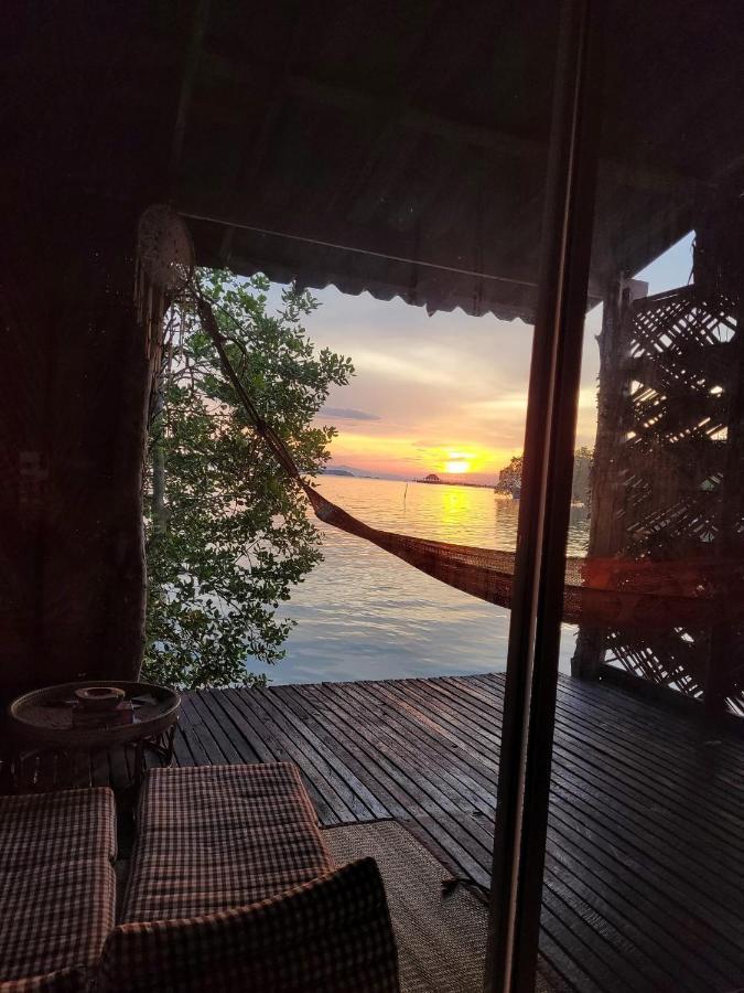 Deep House Sea View Homestay *