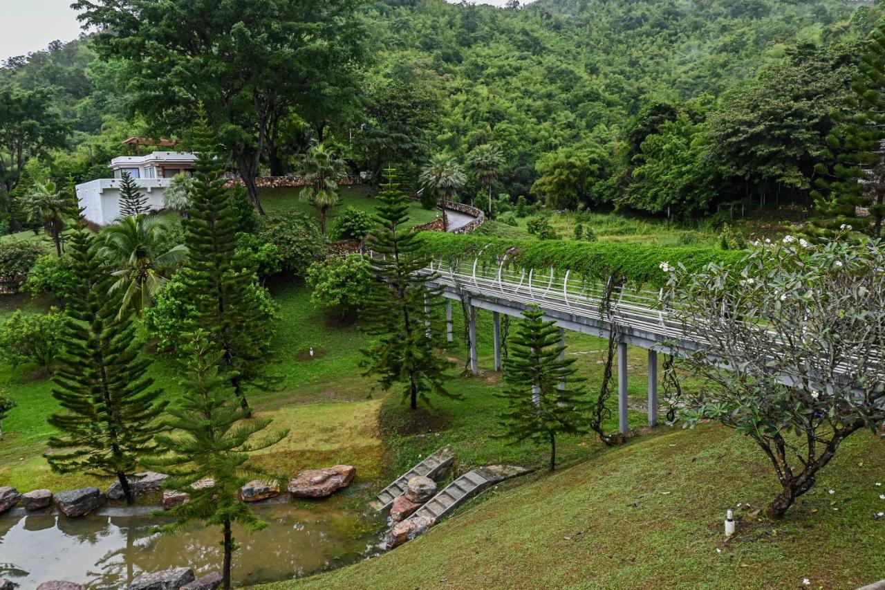 Swiss Valley Hip Resort 4*