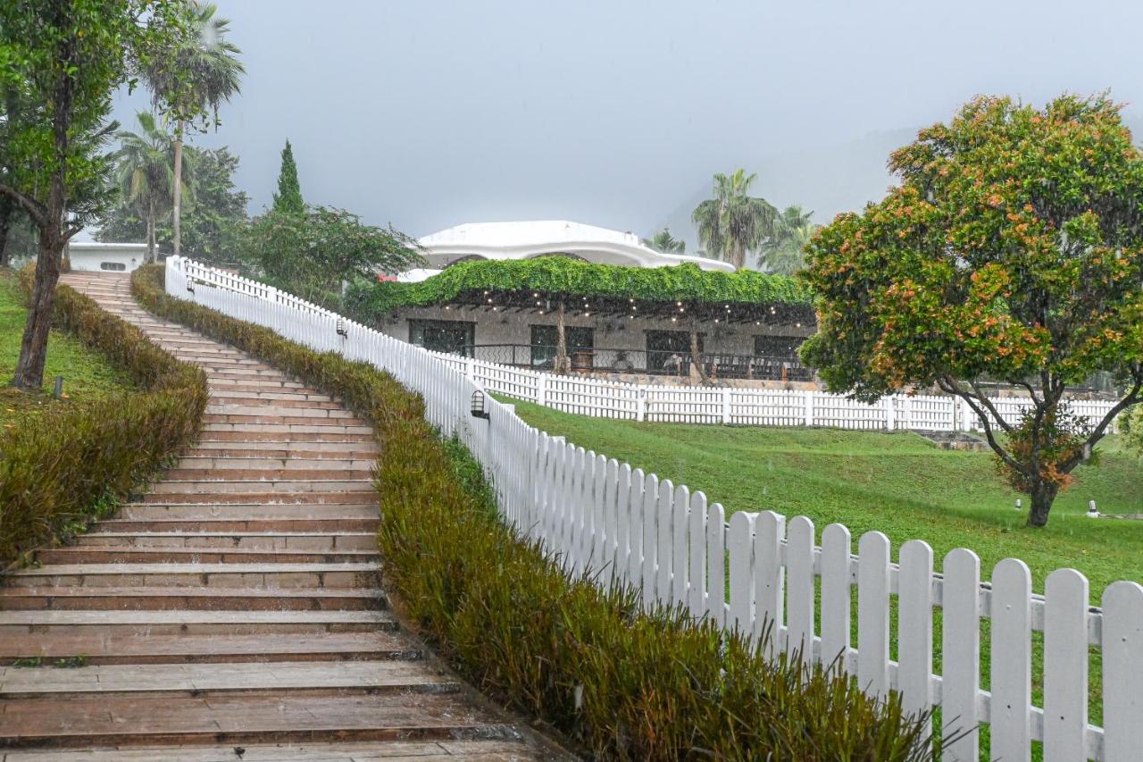Resort Swiss Valley Hip