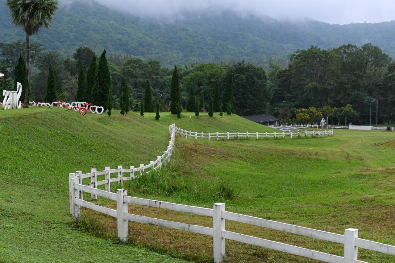 Swiss Valley Hip Resort Suan Phueng