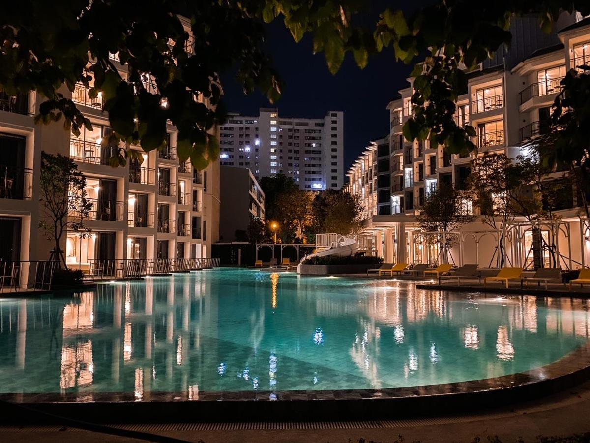 The Quarter Chaophraya By Uhg Banguecoque