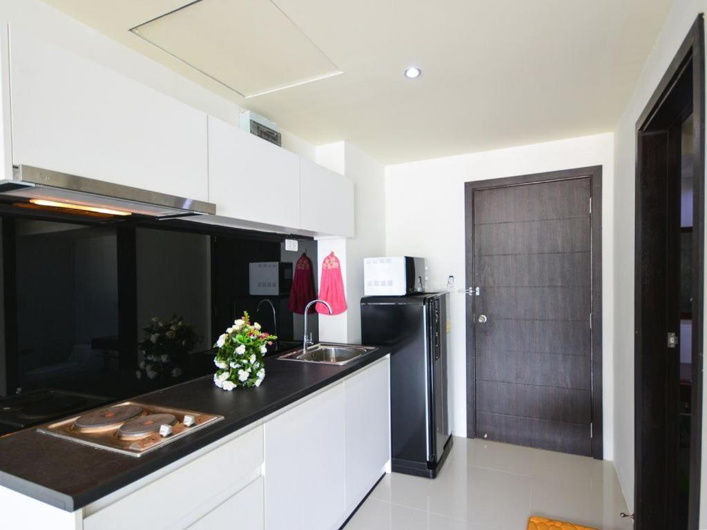 Beststayinphuket Mountain Poolviews Apartment