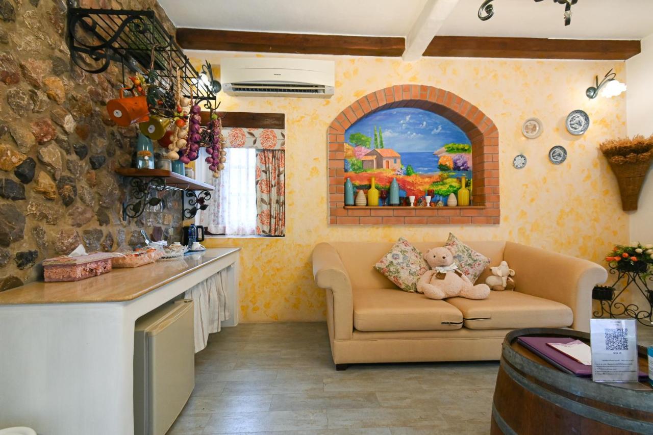 Swiss Valley Hip Resort Suan Phueng