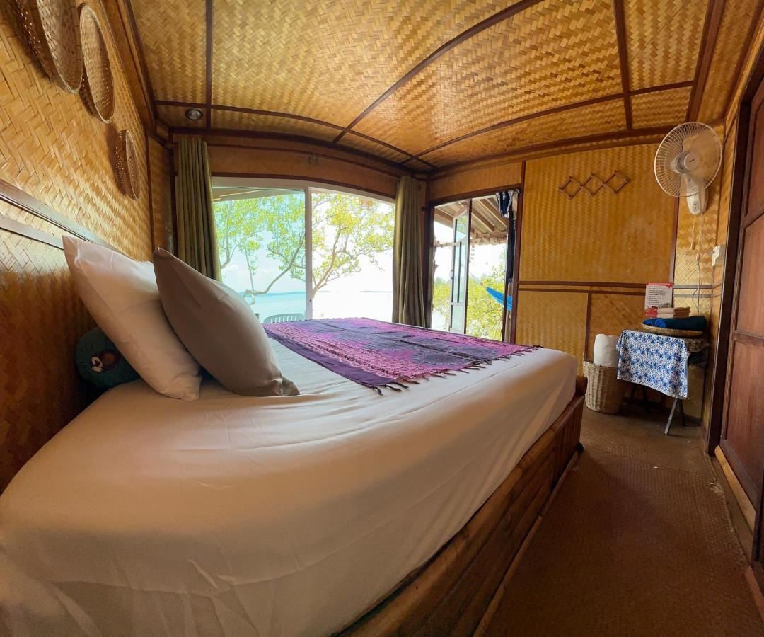 Deep House Sea View Homestay