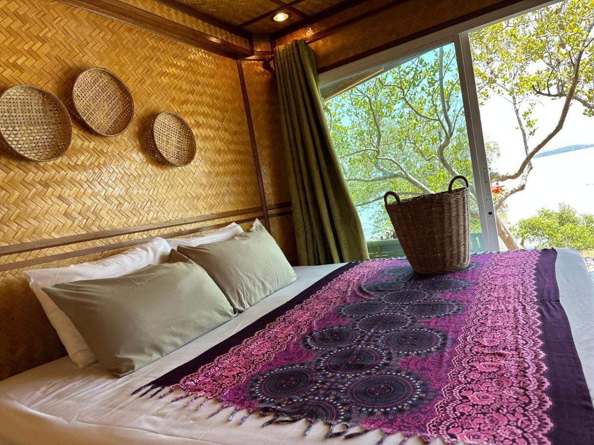 Deep House Sea View Homestay *