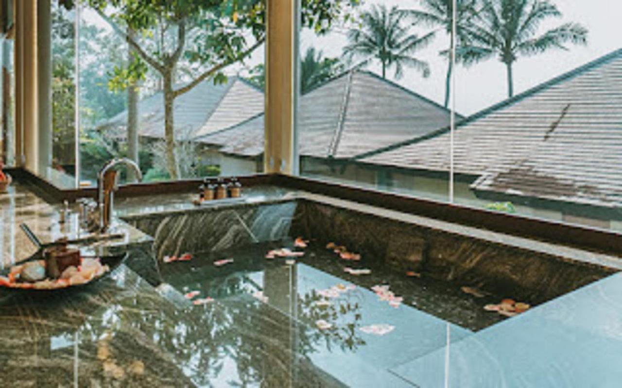 Sea Sun And - Sha Na Chom Thian