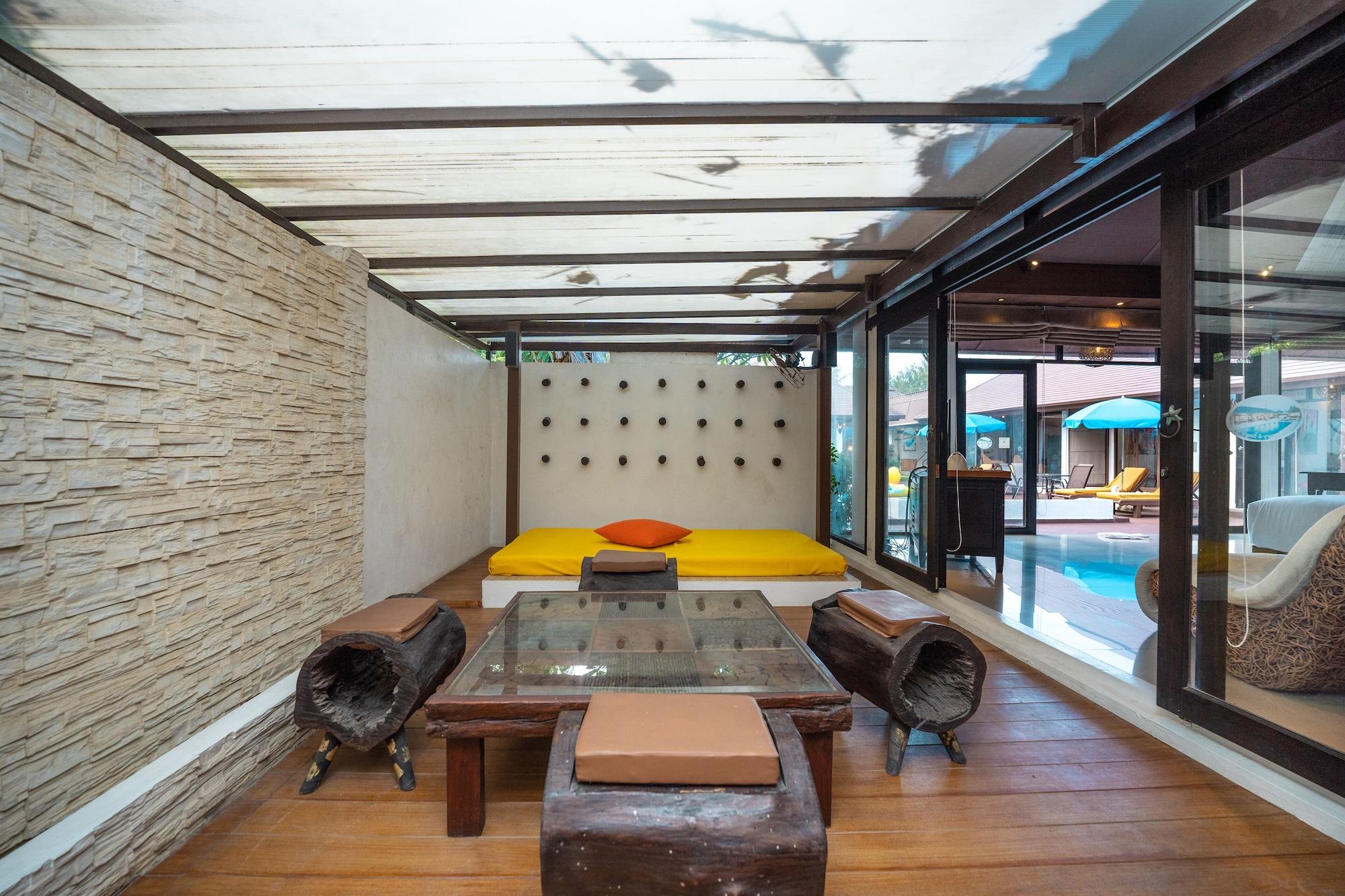 Resort Dhevan Dara & - Pool