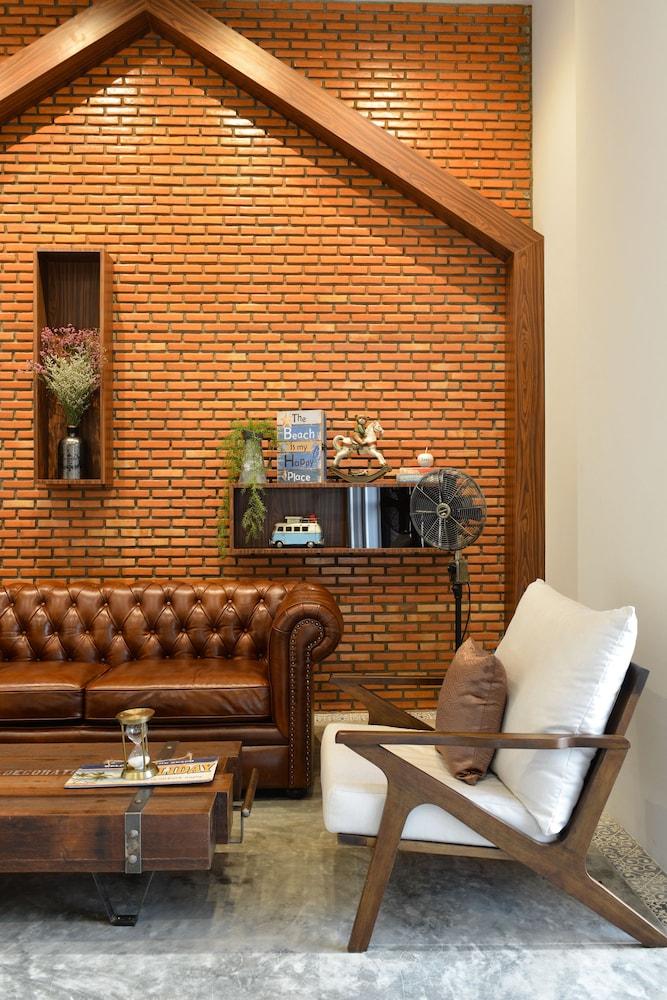 Hotel The Chill At 3*