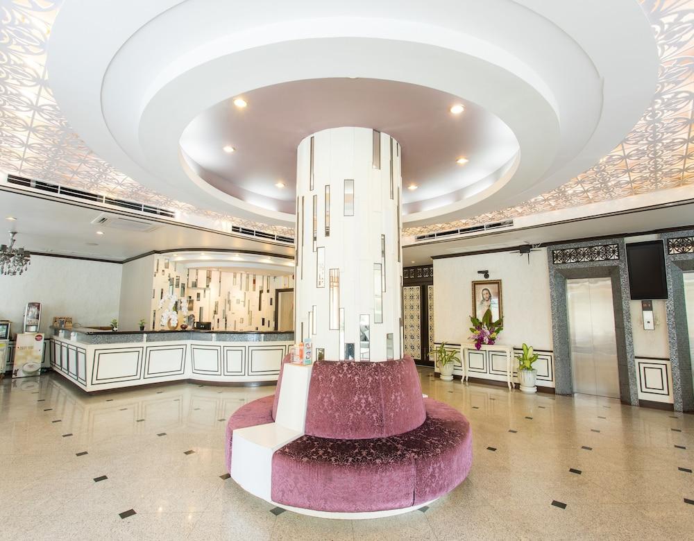 The Legacy Hotel 4*