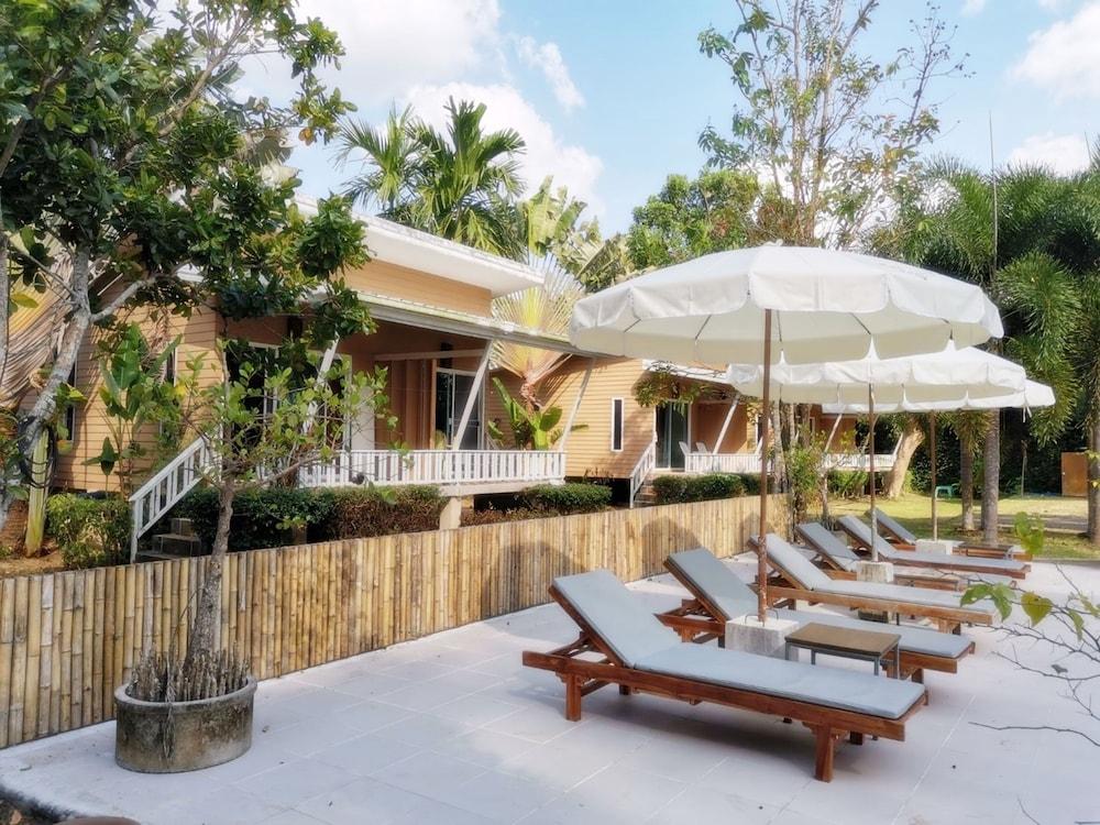 Cha-cha Krabi Beachfront Hotel Ao Nam Mao