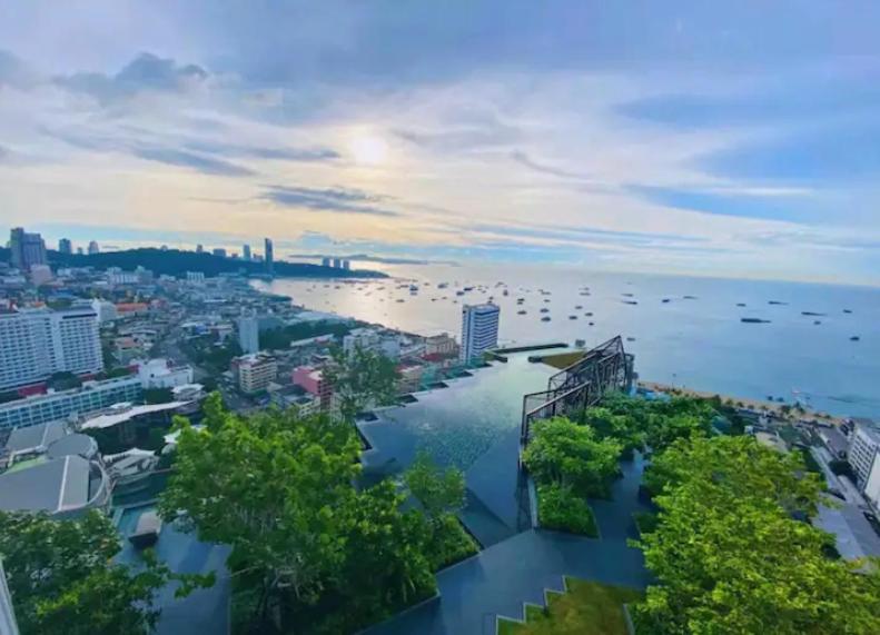 Edge Seaview With Infinity Pool Pattaya
