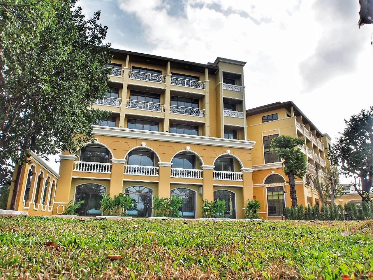 Hotel The Pineapple 4*
