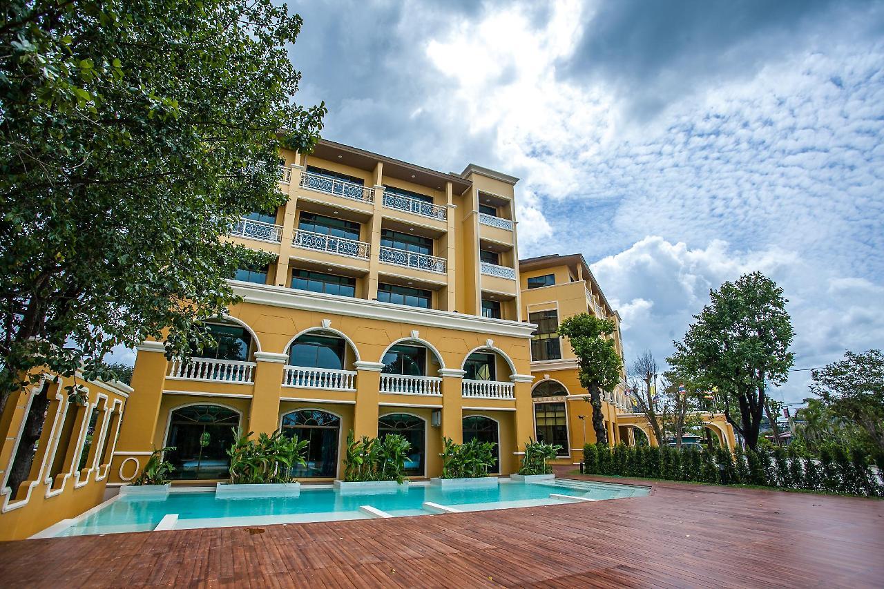The Pineapple Hotel