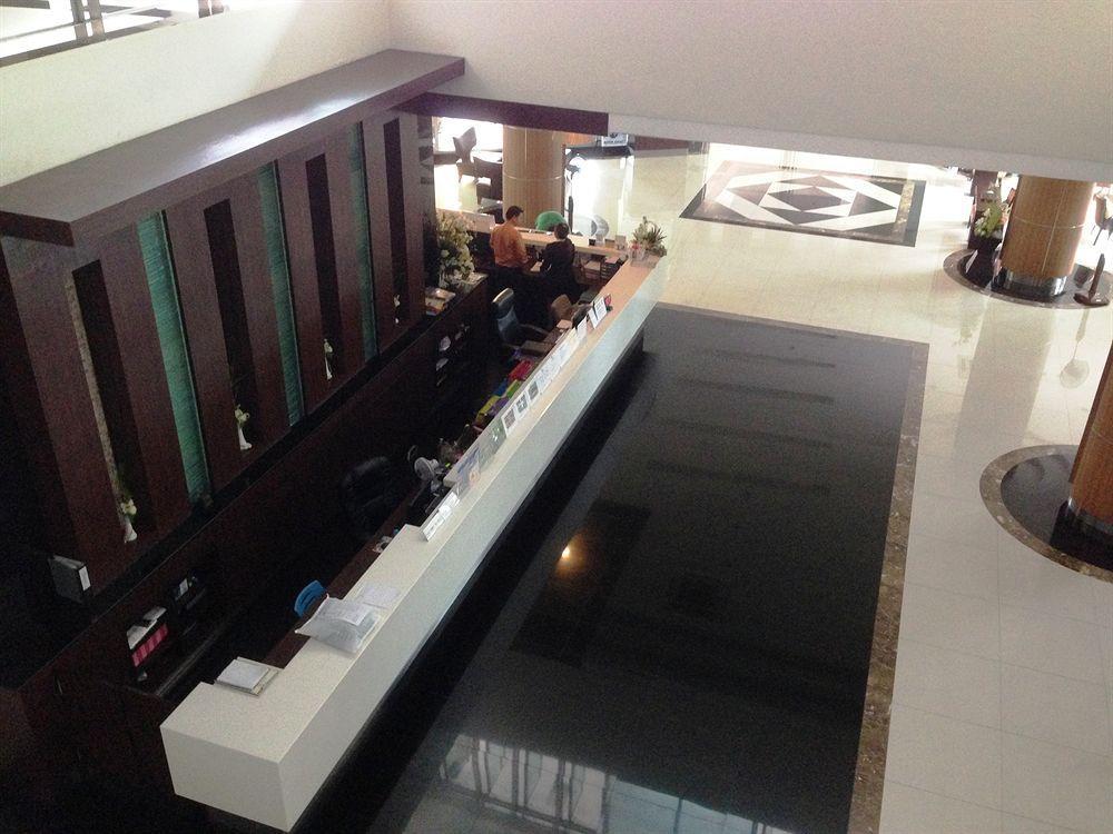 Hotel August 3*